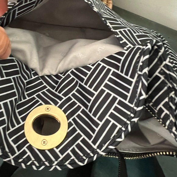 Baggallini Oslo small Hobo bag Lightweight travel bag. Fully lined. 6x11x2.25” - Picture 7 of 8